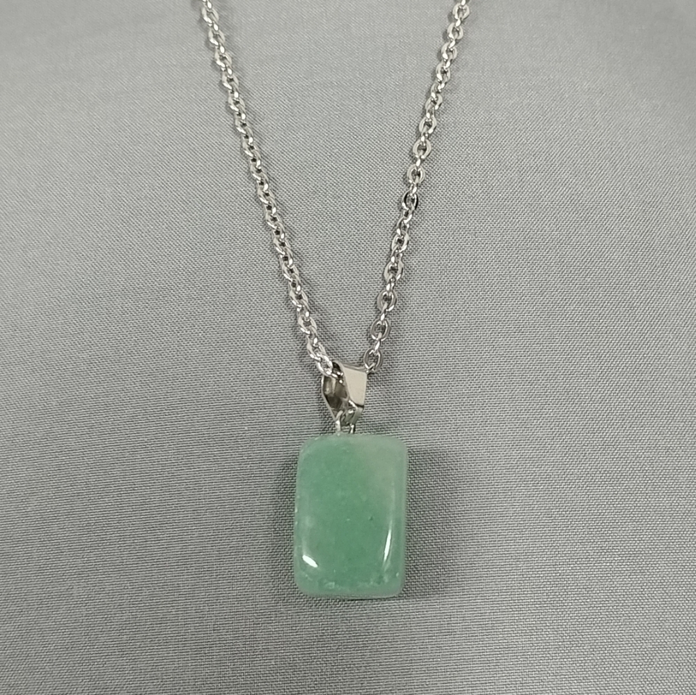 Green Aventurine Necklace Natural Gemstone Pendant Stainless-Steel Necklace NEW - Picture 1 of 17